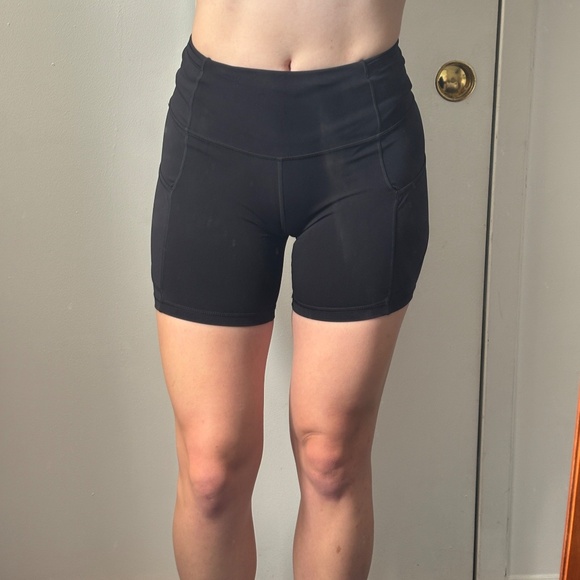 Lululemon black Fast And Free Short 6" - Picture 2 of 8